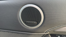 Land Rover Discovery 3.0 D300 Dynamic HSE 5dr Auto Diesel Station Wagon